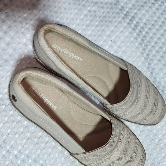 GRASSHOPPERS WOMENS SZ 6.5 BLAISE WEDGE STRIPE CREAM ORTHOLITE SHOES - Picture 1 of 8